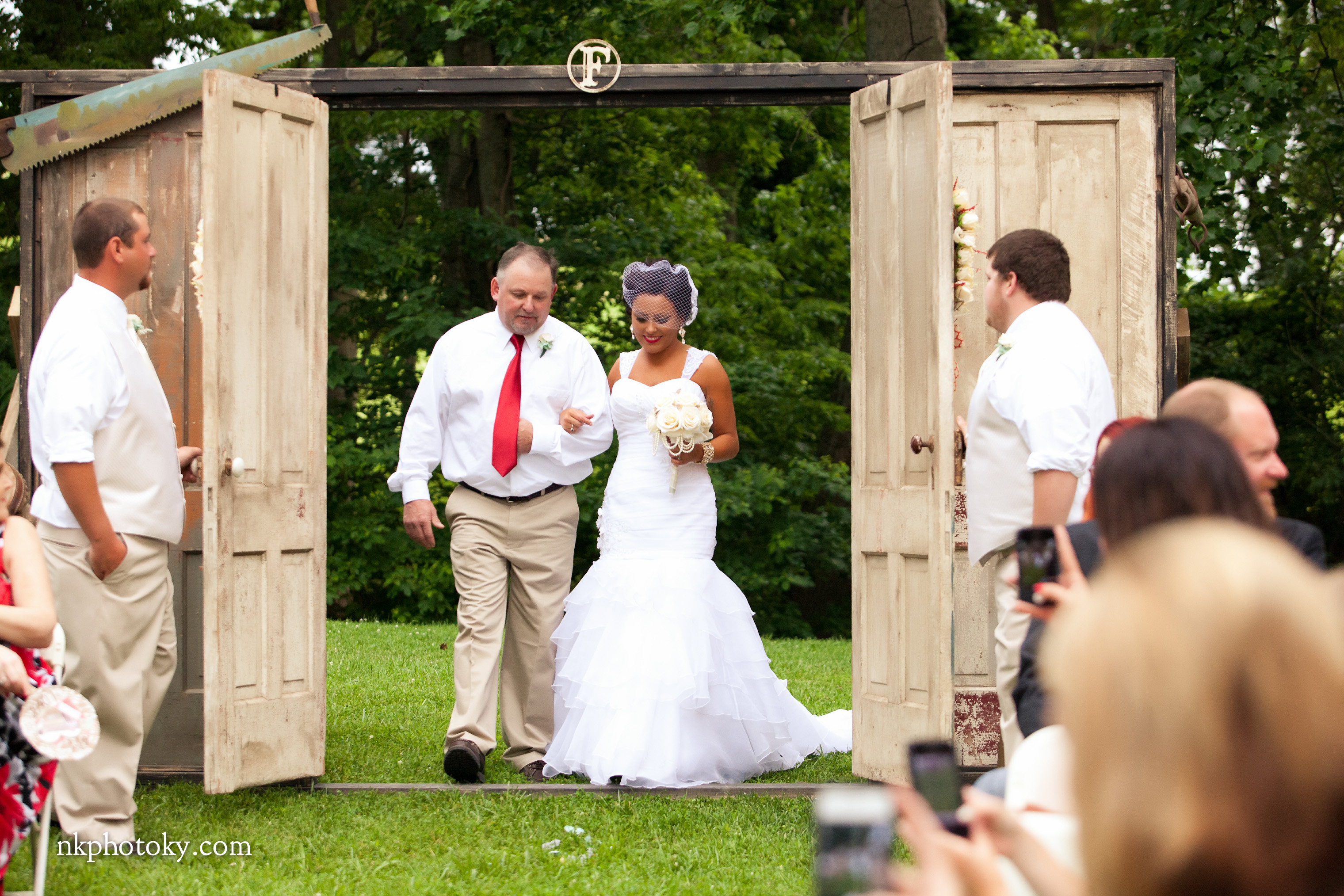 Elegant Modern Vintage Wedding at The Summit, Owensboro | Kentucky Wedding photographer
